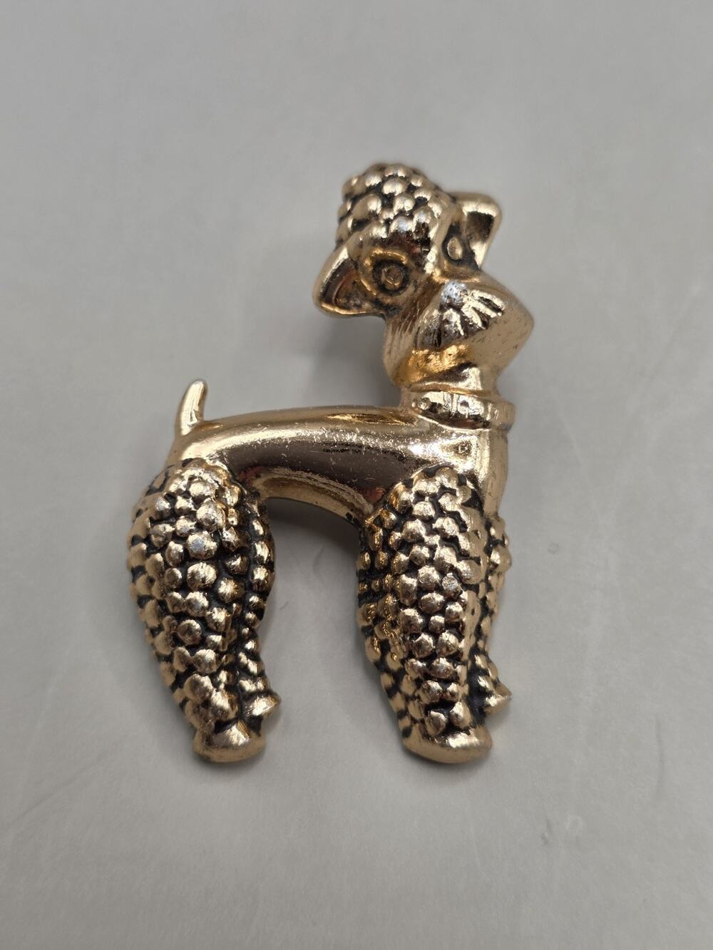 Vintage Signed Globus Gold Tone Textured French Poodle Brooch Pin Retro Dog